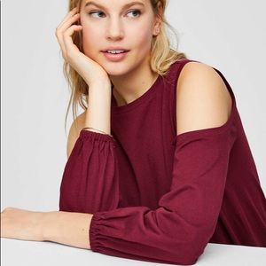 Loft Cold Shoulder L/S TShirt